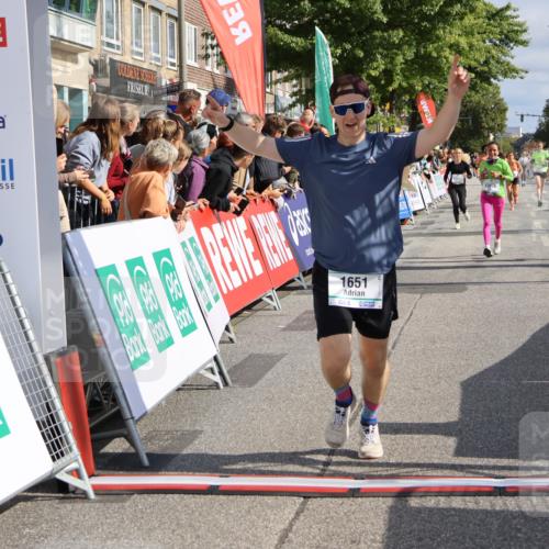 15.09.2024 - PSD Bank Halbmarathon Strokosch-Dieckow http://msf.ph/oto/7093862 15.09.2024 12:13:58 Ziel 1651, 1766, 3031, 3076, 3534 meine-sportfotos.de