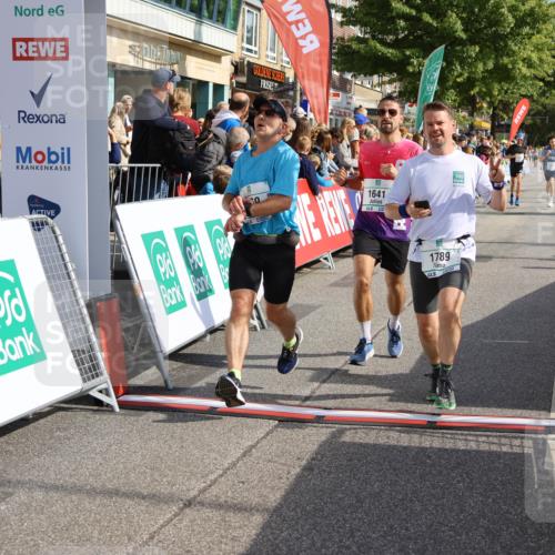 15.09.2024 - PSD Bank Halbmarathon Strokosch-Dieckow http://msf.ph/oto/7093872 15.09.2024 11:47:24 Ziel 1053, 1195, 1261, 1269, 1369, 1412, 1488, 1641, 1789, 1886, 1897, 2176, 2491, 2533, 2653 meine-sportfotos.de
