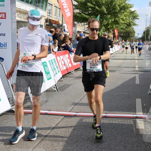 15.09.2024 - PSD Bank Halbmarathon Strokosch-Dieckow http://msf.ph/oto/7094001 15.09.2024 11:47:41 Ziel 1053, 1078, 1100, 1297, 1488, 1624, 1648, 2044, 2104, 2243, 2491, 2532, 2533 meine-sportfotos.de