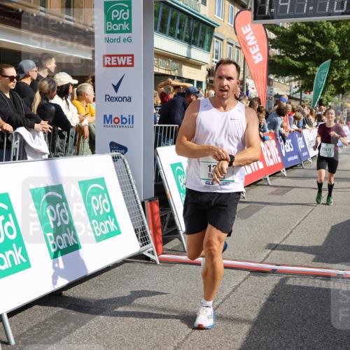 15.09.2024 - PSD Bank Halbmarathon Strokosch-Dieckow http://msf.ph/oto/7094066 15.09.2024 11:48:01 Ziel 1278, 1300, 1485, 1490, 1594, 1637, 1785, 2041, 2654, 2672, 2934 meine-sportfotos.de