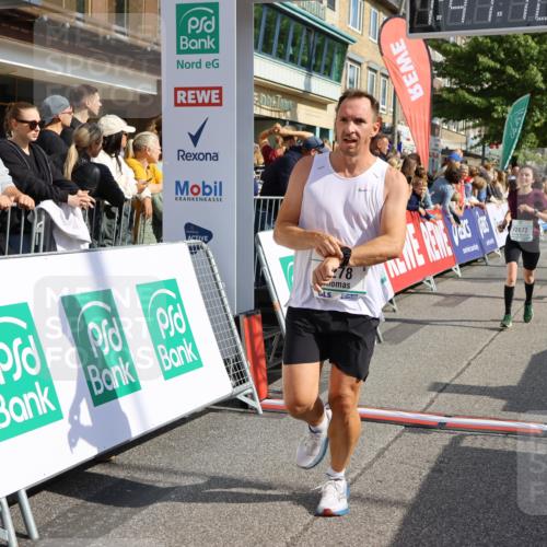15.09.2024 - PSD Bank Halbmarathon Strokosch-Dieckow http://msf.ph/oto/7094068 15.09.2024 11:48:01 Ziel 1278, 1300, 1485, 1490, 1594, 1637, 1785, 2041, 2654, 2672, 2934 meine-sportfotos.de