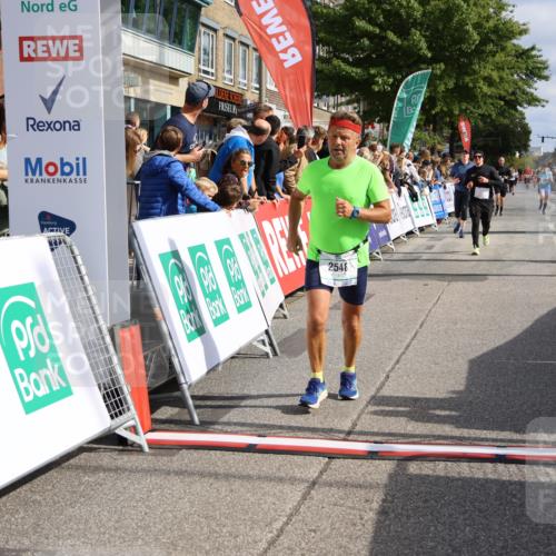 15.09.2024 - PSD Bank Halbmarathon Strokosch-Dieckow http://msf.ph/oto/7094084 15.09.2024 12:03:32 Ziel 1658, 1722, 1740, 1944, 2037, 2155, 2417, 2548, 2759, 2764, 3056 meine-sportfotos.de