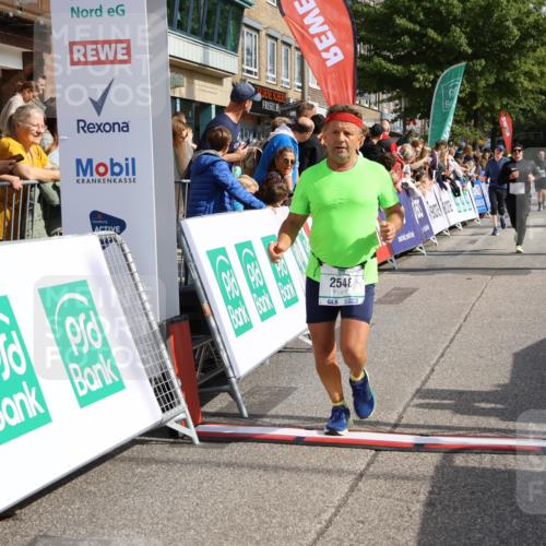 15.09.2024 - PSD Bank Halbmarathon Strokosch-Dieckow http://msf.ph/oto/7094103 15.09.2024 12:03:33 Ziel 1740, 1944, 2037, 2417, 2548, 2759, 3056 meine-sportfotos.de