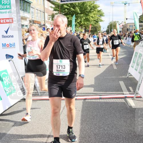 15.09.2024 - PSD Bank Halbmarathon Strokosch-Dieckow http://msf.ph/oto/7094109 15.09.2024 12:18:46 Ziel 1713, 1853, 2085, 2154, 2351, 2450, 3048, 3064, 3093, 3136, 3141, 3453, 3454 meine-sportfotos.de