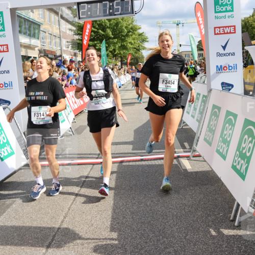 15.09.2024 - PSD Bank Halbmarathon Strokosch-Dieckow http://msf.ph/oto/7094173 15.09.2024 12:18:48 Ziel 1713, 1853, 2154, 2266, 2450, 3064, 3093, 3136, 3141, 3453, 3454, 3472, 3533 meine-sportfotos.de