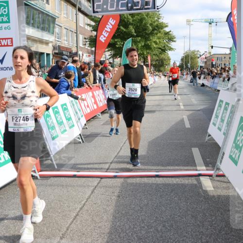 15.09.2024 - PSD Bank Halbmarathon Strokosch-Dieckow http://msf.ph/oto/7094195 15.09.2024 12:03:50 Ziel 1476, 1944, 2062, 2520, 2730, 2746, 3007, 3056, 3271 meine-sportfotos.de
