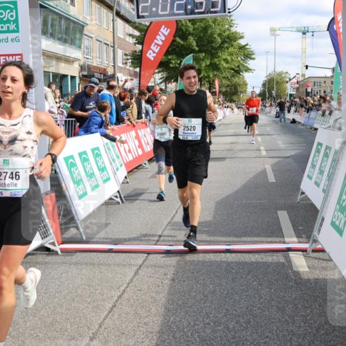 15.09.2024 - PSD Bank Halbmarathon Strokosch-Dieckow http://msf.ph/oto/7094202 15.09.2024 12:03:50 Ziel 1476, 1944, 2062, 2520, 2730, 2746, 3007, 3056, 3271 meine-sportfotos.de