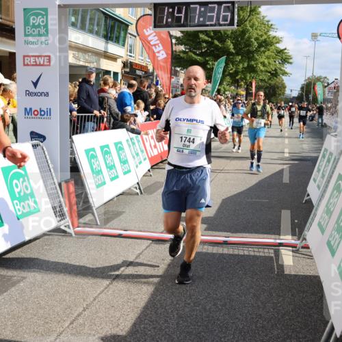 15.09.2024 - PSD Bank Halbmarathon Strokosch-Dieckow http://msf.ph/oto/7094228 15.09.2024 11:48:27 Ziel 833, 1200, 1264, 1356, 1513, 1520, 1527, 1562, 1744, 2484, 2509, 2555, 2563, 2745, 3556 meine-sportfotos.de