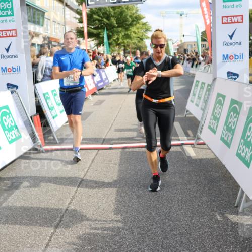 15.09.2024 - PSD Bank Halbmarathon Strokosch-Dieckow http://msf.ph/oto/7094242 15.09.2024 12:18:56 Ziel 802, 1713, 1853, 2016, 2023, 2086, 2154, 2232, 2266, 3093, 3136, 3141, 3221, 3453, 3454, 3472, 3533 meine-sportfotos.de