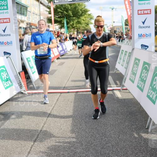 15.09.2024 - PSD Bank Halbmarathon Strokosch-Dieckow http://msf.ph/oto/7094246 15.09.2024 12:18:56 Ziel 802, 1713, 1853, 2016, 2023, 2086, 2154, 2232, 2266, 3093, 3136, 3141, 3221, 3453, 3454, 3472, 3533 meine-sportfotos.de