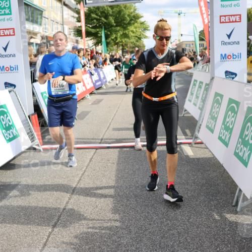 15.09.2024 - PSD Bank Halbmarathon Strokosch-Dieckow http://msf.ph/oto/7094254 15.09.2024 12:18:56 Ziel 802, 1713, 1853, 2016, 2023, 2086, 2154, 2232, 2266, 3093, 3136, 3141, 3221, 3453, 3454, 3472, 3533 meine-sportfotos.de