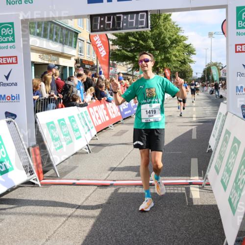 15.09.2024 - PSD Bank Halbmarathon Strokosch-Dieckow http://msf.ph/oto/7094277 15.09.2024 11:48:40 Ziel 782, 833, 1254, 1264, 1321, 1356, 1374, 1419, 1519, 1520, 1532, 2484, 2563, 2944, 3556 meine-sportfotos.de
