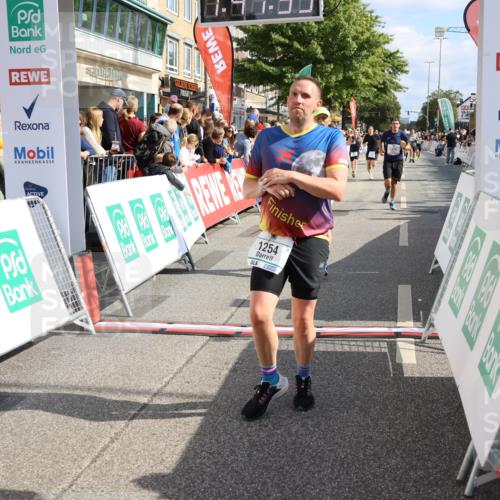 15.09.2024 - PSD Bank Halbmarathon Strokosch-Dieckow http://msf.ph/oto/7094290 15.09.2024 11:48:44 Ziel 782, 833, 1182, 1254, 1264, 1307, 1321, 1374, 1419, 1519, 1520, 1532, 2484, 2944 meine-sportfotos.de