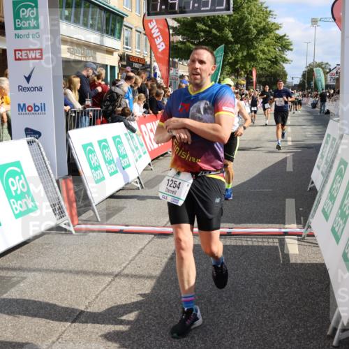 15.09.2024 - PSD Bank Halbmarathon Strokosch-Dieckow http://msf.ph/oto/7094301 15.09.2024 11:48:44 Ziel 782, 833, 1182, 1254, 1264, 1307, 1321, 1374, 1419, 1519, 1520, 1532, 2484, 2944 meine-sportfotos.de