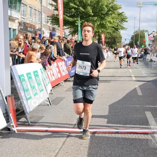 15.09.2024 - PSD Bank Halbmarathon Strokosch-Dieckow http://msf.ph/oto/7094472 15.09.2024 12:15:01 Ziel 972, 1896, 2350, 2390, 2557, 2573, 3132 meine-sportfotos.de