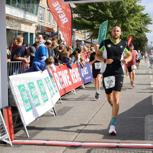 15.09.2024 - PSD Bank Halbmarathon Strokosch-Dieckow http://msf.ph/oto/7094612 15.09.2024 11:49:52 Ziel 1229, 1475, 1500, 1579, 1620, 2096, 2701, 2768, 2838, 2857 meine-sportfotos.de