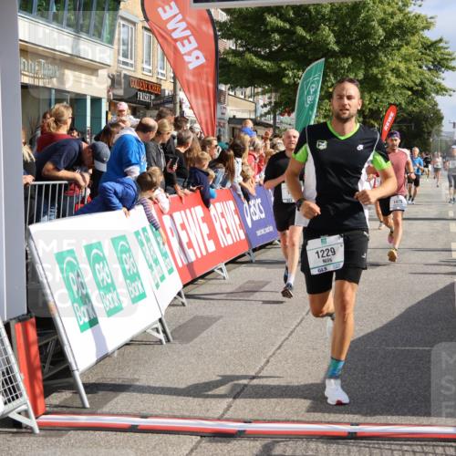 15.09.2024 - PSD Bank Halbmarathon Strokosch-Dieckow http://msf.ph/oto/7094615 15.09.2024 11:49:52 Ziel 1229, 1475, 1500, 1579, 1620, 2096, 2701, 2768, 2838, 2857 meine-sportfotos.de