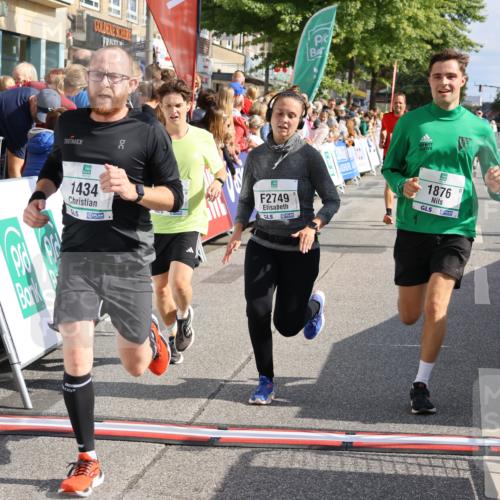 15.09.2024 - PSD Bank Halbmarathon Strokosch-Dieckow http://msf.ph/oto/7094659 15.09.2024 11:51:41 Ziel 1434, 1772, 1873, 1876, 1954, 2314, 2504, 2749, 3169 meine-sportfotos.de