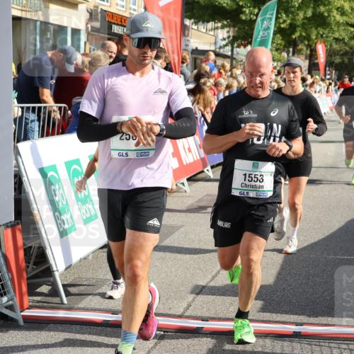 15.09.2024 - PSD Bank Halbmarathon Strokosch-Dieckow http://msf.ph/oto/7094738 15.09.2024 11:51:53 Ziel 1192, 1434, 1553, 1772, 1873, 1876, 1954, 2314, 2504, 2566, 2569, 2636, 2749, 3035, 3547 meine-sportfotos.de