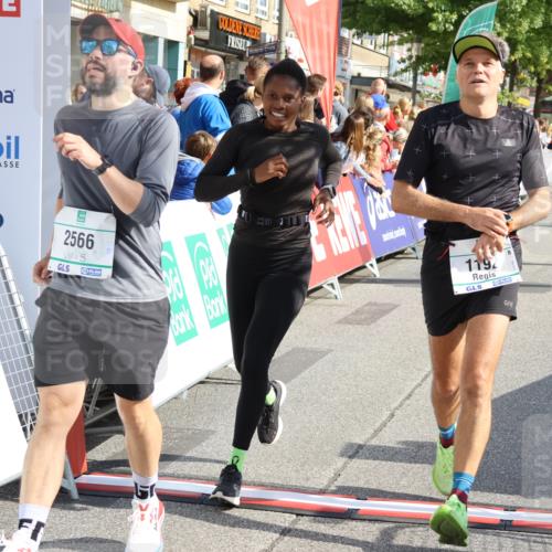 15.09.2024 - PSD Bank Halbmarathon Strokosch-Dieckow http://msf.ph/oto/7094760 15.09.2024 11:51:55 Ziel 1192, 1553, 1767, 1772, 1793, 1954, 2314, 2504, 2566, 2569, 2636, 3035, 3547 meine-sportfotos.de