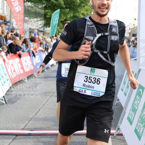 15.09.2024 - PSD Bank Halbmarathon Strokosch-Dieckow http://msf.ph/oto/7094761 15.09.2024 11:50:20 Ziel 965, 970, 1154, 1311, 1353, 1528, 1572, 1635, 1680, 1692, 1892, 1989, 2067, 3536, 3537 meine-sportfotos.de