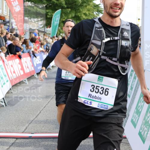 15.09.2024 - PSD Bank Halbmarathon Strokosch-Dieckow http://msf.ph/oto/7094763 15.09.2024 11:50:20 Ziel 965, 970, 1154, 1311, 1353, 1528, 1572, 1635, 1680, 1692, 1892, 1989, 2067, 3536, 3537 meine-sportfotos.de