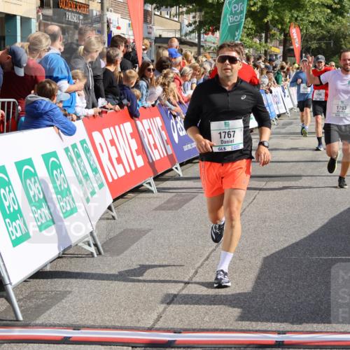 15.09.2024 - PSD Bank Halbmarathon Strokosch-Dieckow http://msf.ph/oto/7094764 15.09.2024 11:52:01 Ziel 1192, 1494, 1553, 1767, 1772, 1793, 2487, 2536, 2566, 2569, 2636, 2725, 2775, 2825, 2835, 3035, 3518, 3547 meine-sportfotos.de