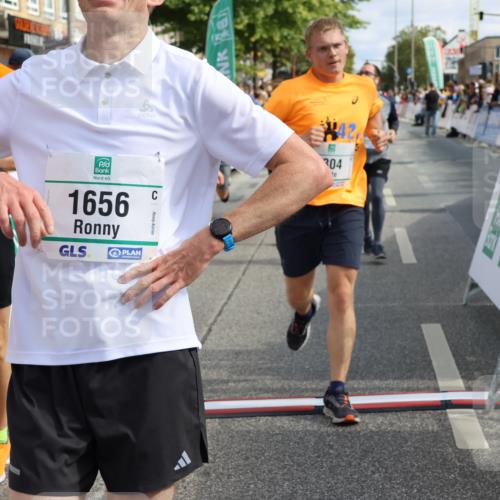 15.09.2024 - PSD Bank Halbmarathon Strokosch-Dieckow http://msf.ph/oto/7094777 15.09.2024 12:05:33 Ziel 1656, 1718, 2164, 2191, 2199, 2304, 2419, 2515, 2562, 2726, 2786, 2955, 3054, 3068 meine-sportfotos.de
