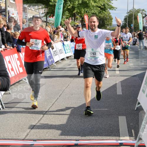 15.09.2024 - PSD Bank Halbmarathon Strokosch-Dieckow http://msf.ph/oto/7094786 15.09.2024 11:52:03 Ziel 1192, 1494, 1553, 1661, 1767, 1793, 2487, 2536, 2566, 2569, 2636, 2725, 2775, 2825, 2835, 3035, 3518, 3547 meine-sportfotos.de