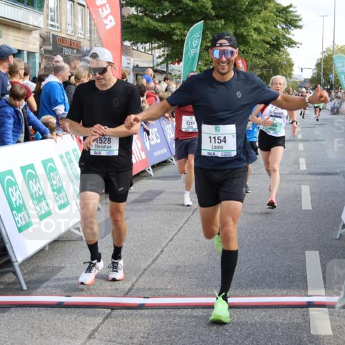 15.09.2024 - PSD Bank Halbmarathon Strokosch-Dieckow http://msf.ph/oto/7094793 15.09.2024 11:50:22 Ziel 965, 1154, 1311, 1323, 1353, 1528, 1572, 1635, 1680, 1692, 1892, 2067, 3536, 3537 meine-sportfotos.de