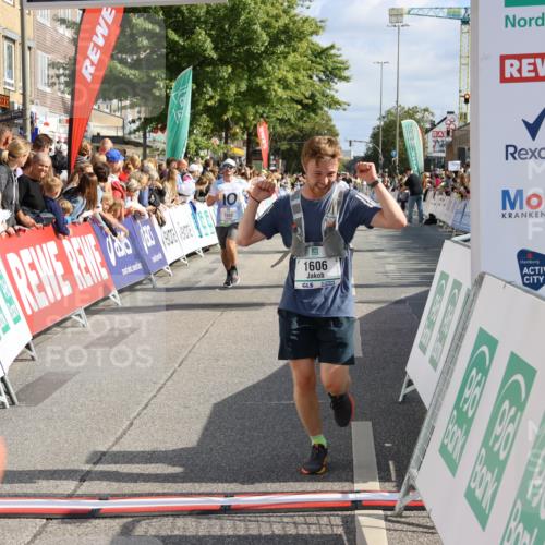15.09.2024 - PSD Bank Halbmarathon Strokosch-Dieckow http://msf.ph/oto/7094885 15.09.2024 11:52:14 Ziel 1494, 1552, 1606, 1661, 1667, 1767, 1793, 2487, 2536, 2725, 2775, 2825, 2835, 3518 meine-sportfotos.de