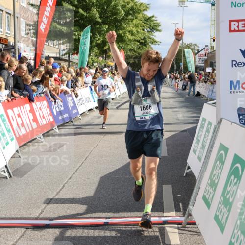 15.09.2024 - PSD Bank Halbmarathon Strokosch-Dieckow http://msf.ph/oto/7094896 15.09.2024 11:52:14 Ziel 1494, 1552, 1606, 1661, 1667, 1767, 1793, 2487, 2536, 2725, 2775, 2825, 2835, 3518 meine-sportfotos.de