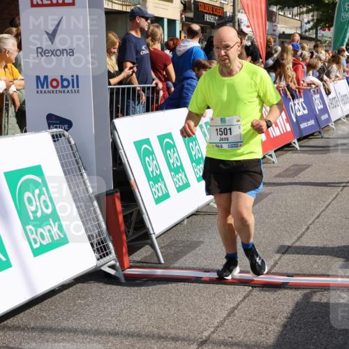 15.09.2024 - PSD Bank Halbmarathon Strokosch-Dieckow http://msf.ph/oto/7094935 15.09.2024 11:50:57 Ziel 783, 974, 1296, 1493, 1501, 1632, 1666, 1940, 2269, 2284, 2492, 2658, 2666 meine-sportfotos.de