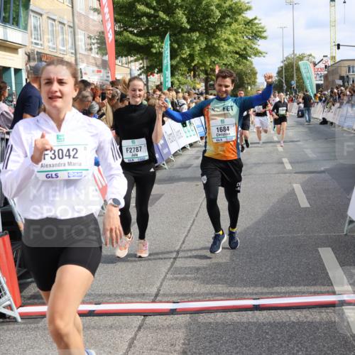 15.09.2024 - PSD Bank Halbmarathon Strokosch-Dieckow http://msf.ph/oto/7094968 15.09.2024 12:06:01 Ziel 1684, 2043, 2072, 2283, 2407, 2787, 2973, 3042, 3217 meine-sportfotos.de