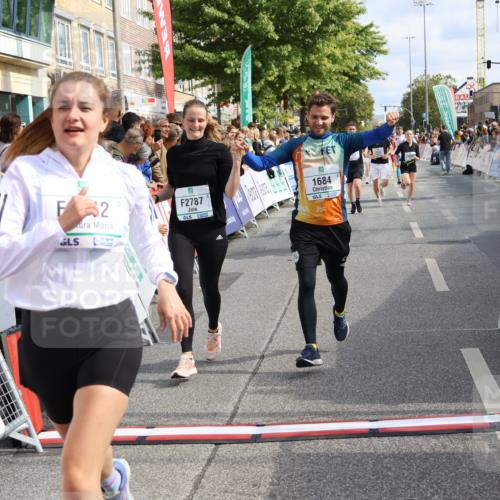 15.09.2024 - PSD Bank Halbmarathon Strokosch-Dieckow http://msf.ph/oto/7094973 15.09.2024 12:06:01 Ziel 1684, 2043, 2072, 2283, 2407, 2787, 2973, 3042, 3217 meine-sportfotos.de