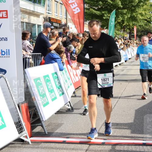 15.09.2024 - PSD Bank Halbmarathon Strokosch-Dieckow http://msf.ph/oto/7095065 15.09.2024 12:06:19 Ziel 1518, 1607, 1821, 1831, 2072, 2407, 2669, 2804, 2947, 3115, 3535 meine-sportfotos.de