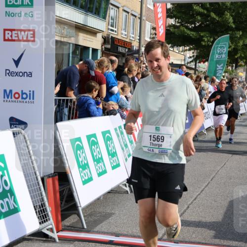 15.09.2024 - PSD Bank Halbmarathon Strokosch-Dieckow http://msf.ph/oto/7095071 15.09.2024 11:52:44 Ziel 1197, 1276, 1342, 1378, 1380, 1556, 1569, 1595, 1696, 1801, 1834, 1908, 1980, 2153, 2422, 2502, 2507, 2693, 2712, 2844, 3527 meine-sportfotos.de