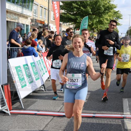 15.09.2024 - PSD Bank Halbmarathon Strokosch-Dieckow http://msf.ph/oto/7095091 15.09.2024 11:52:47 Ziel 1197, 1210, 1276, 1342, 1378, 1380, 1416, 1556, 1569, 1595, 1696, 1776, 1798, 1801, 1834, 1980, 2153, 2422, 2502, 2507, 2693, 2712, 2844, 3527 meine-sportfotos.de