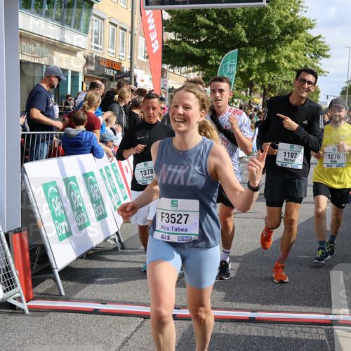 15.09.2024 - PSD Bank Halbmarathon Strokosch-Dieckow http://msf.ph/oto/7095096 15.09.2024 11:52:47 Ziel 1197, 1210, 1276, 1342, 1378, 1380, 1416, 1556, 1569, 1595, 1696, 1776, 1798, 1801, 1834, 1980, 2153, 2422, 2502, 2507, 2693, 2712, 2844, 3527 meine-sportfotos.de