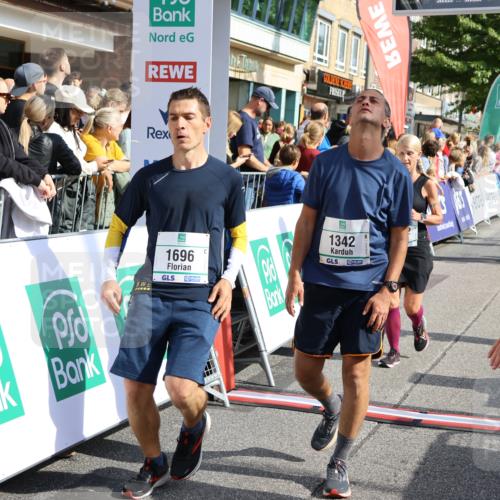 15.09.2024 - PSD Bank Halbmarathon Strokosch-Dieckow http://msf.ph/oto/7095106 15.09.2024 11:52:51 Ziel 1197, 1210, 1276, 1342, 1378, 1416, 1511, 1556, 1569, 1595, 1696, 1776, 1798, 1801, 1812, 1834, 1893, 1980, 2153, 2507, 2712, 2744, 2844, 3527 meine-sportfotos.de
