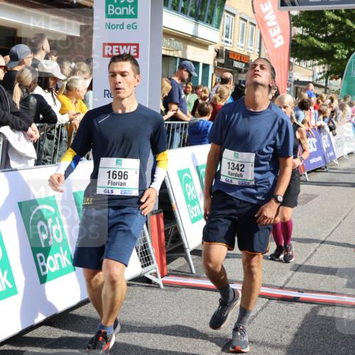 15.09.2024 - PSD Bank Halbmarathon Strokosch-Dieckow http://msf.ph/oto/7095108 15.09.2024 11:52:51 Ziel 1197, 1210, 1276, 1342, 1378, 1416, 1511, 1556, 1569, 1595, 1696, 1776, 1798, 1801, 1812, 1834, 1893, 1980, 2153, 2507, 2712, 2744, 2844, 3527 meine-sportfotos.de