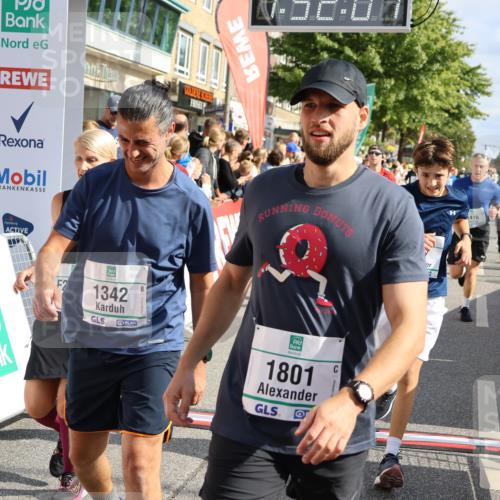 15.09.2024 - PSD Bank Halbmarathon Strokosch-Dieckow http://msf.ph/oto/7095118 15.09.2024 11:52:52 Ziel 1197, 1210, 1276, 1342, 1378, 1416, 1511, 1556, 1569, 1573, 1595, 1696, 1776, 1798, 1801, 1812, 1834, 1893, 1980, 2130, 2153, 2507, 2712, 2744, 2844, 3527 meine-sportfotos.de