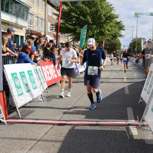 15.09.2024 - PSD Bank Halbmarathon Strokosch-Dieckow http://msf.ph/oto/7095174 15.09.2024 11:53:12 Ziel 1188, 1543, 1573, 1676, 1685, 1754, 1808, 1811, 1907, 2130, 2174, 2553, 2663, 2741 meine-sportfotos.de