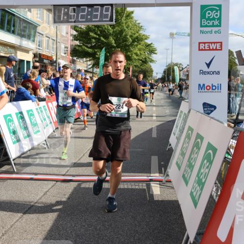 15.09.2024 - PSD Bank Halbmarathon Strokosch-Dieckow http://msf.ph/oto/7095215 15.09.2024 11:53:30 Ziel 979, 1442, 1444, 1495, 1507, 1510, 1538, 1550, 1601, 1810, 1872, 1915, 2224, 2571, 2703 meine-sportfotos.de