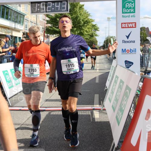 15.09.2024 - PSD Bank Halbmarathon Strokosch-Dieckow http://msf.ph/oto/7095226 15.09.2024 11:53:34 Ziel 979, 1442, 1444, 1495, 1507, 1510, 1538, 1550, 1601, 1727, 1810, 1872, 1915, 2224, 2499, 2571, 2703, 2814 meine-sportfotos.de