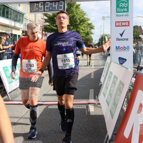 15.09.2024 - PSD Bank Halbmarathon Strokosch-Dieckow http://msf.ph/oto/7095228 15.09.2024 11:53:34 Ziel 979, 1442, 1444, 1495, 1507, 1510, 1538, 1550, 1601, 1727, 1810, 1872, 1915, 2224, 2499, 2571, 2703, 2814 meine-sportfotos.de