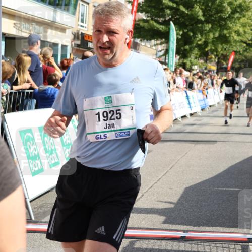 15.09.2024 - PSD Bank Halbmarathon Strokosch-Dieckow http://msf.ph/oto/7095267 15.09.2024 11:53:45 Ziel 1495, 1503, 1561, 1601, 1621, 1727, 1915, 1916, 1925, 2146, 2499, 2703, 2753, 2814, 2815 meine-sportfotos.de
