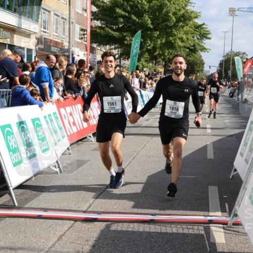 15.09.2024 - PSD Bank Halbmarathon Strokosch-Dieckow http://msf.ph/oto/7095273 15.09.2024 11:53:48 Ziel 1295, 1495, 1503, 1561, 1601, 1621, 1727, 1916, 1925, 2146, 2499, 2753, 2814, 2815 meine-sportfotos.de