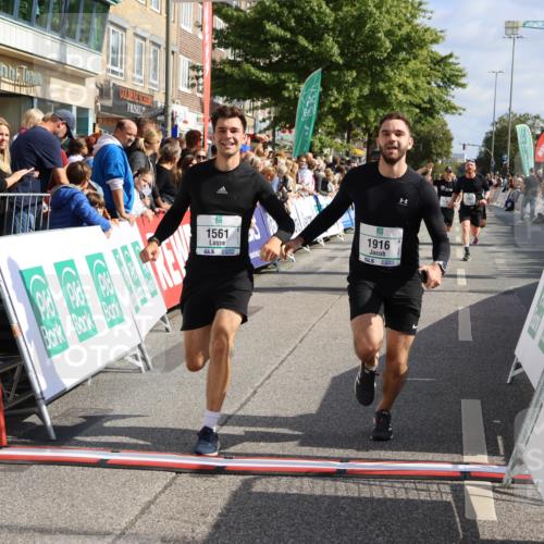 15.09.2024 - PSD Bank Halbmarathon Strokosch-Dieckow http://msf.ph/oto/7095278 15.09.2024 11:53:48 Ziel 1295, 1495, 1503, 1561, 1601, 1621, 1727, 1916, 1925, 2146, 2499, 2753, 2814, 2815 meine-sportfotos.de