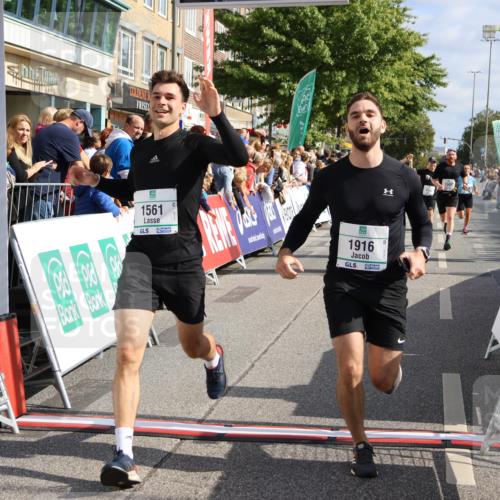 15.09.2024 - PSD Bank Halbmarathon Strokosch-Dieckow http://msf.ph/oto/7095286 15.09.2024 11:53:48 Ziel 1295, 1495, 1503, 1561, 1601, 1621, 1727, 1916, 1925, 2146, 2499, 2753, 2814, 2815 meine-sportfotos.de